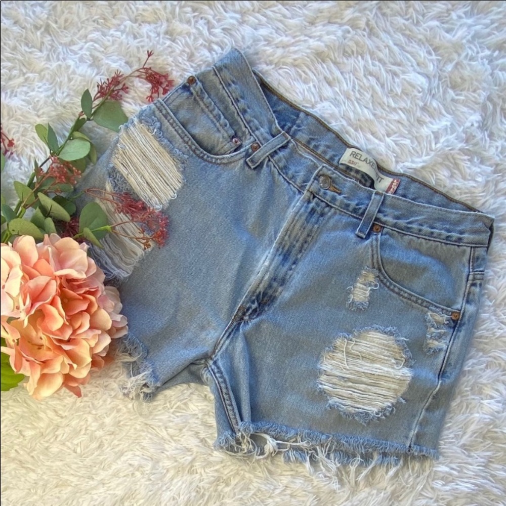 VINTAGE Levi’s 550 Distressed Cutoff Shorts